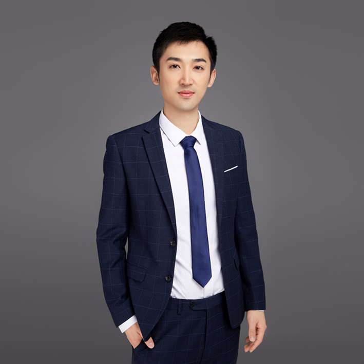 Pan Jianxing in a navy checked suit